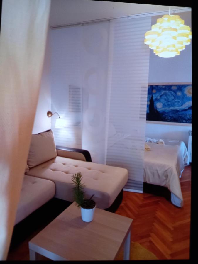 Apartments Garden โรวีน ภายนอก รูปภาพ