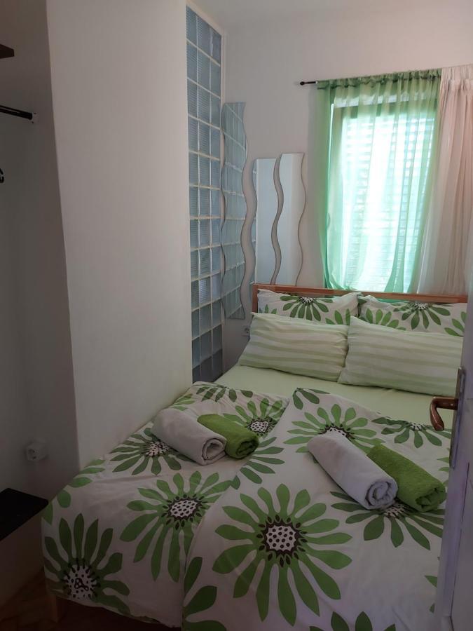 Apartments Garden โรวีน ภายนอก รูปภาพ